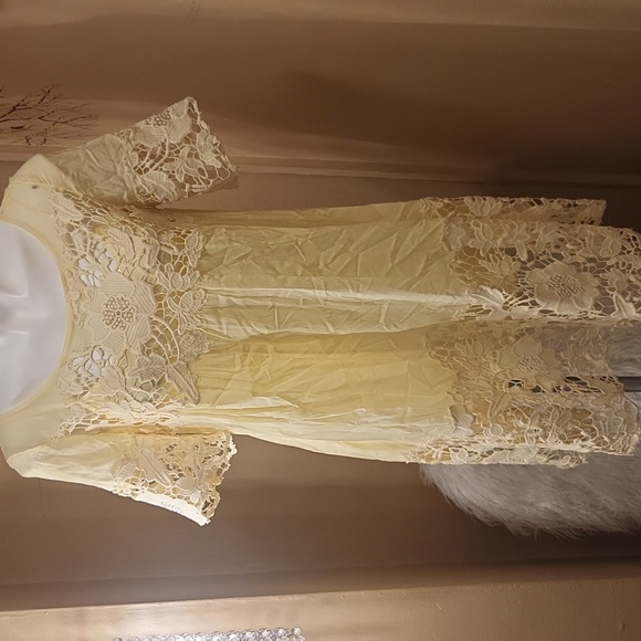 Holding Horses Dress 💛 - Picture 1 of 6